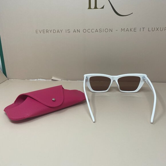 Minue | Greta Sunglasses in White - Picture 2 of 5